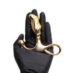 Massageador de próstata em metal com formato ergonômico e alça de segurança - 6,5 x 1,9 cm | cor: dourado - Hard - Imagem 4