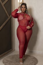 Body plus size vermelho todo sensual manga longa com transparência e recortes luxuosos - Imagem 2