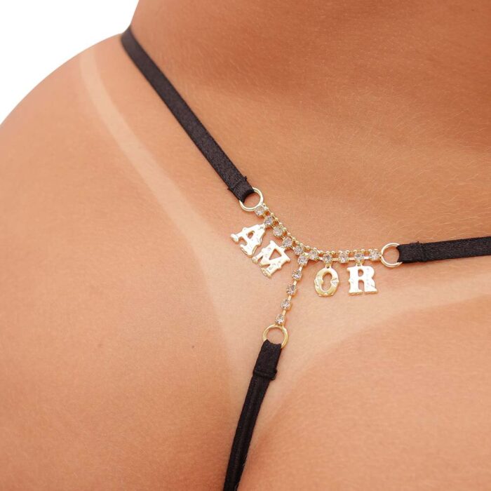 Calcinha Fio dental plus size preta com palavras provocantes em  strass - Imagem 5