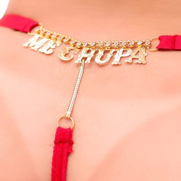 Calcinha fio dental vermelha com palavras provocantes em  strass - Tallyta - Imagem 3