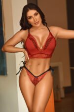 Conjunto decote profundo e calcinha com fitas Terracota - Lingerie garota veneno