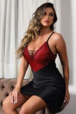 Camisola preta em cetim e renda trabalhada - Imagem 2