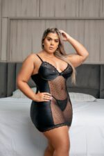 Camisola Plus size sexy preta sem bojo com detalhe em fita no bumbum - Imagem 3