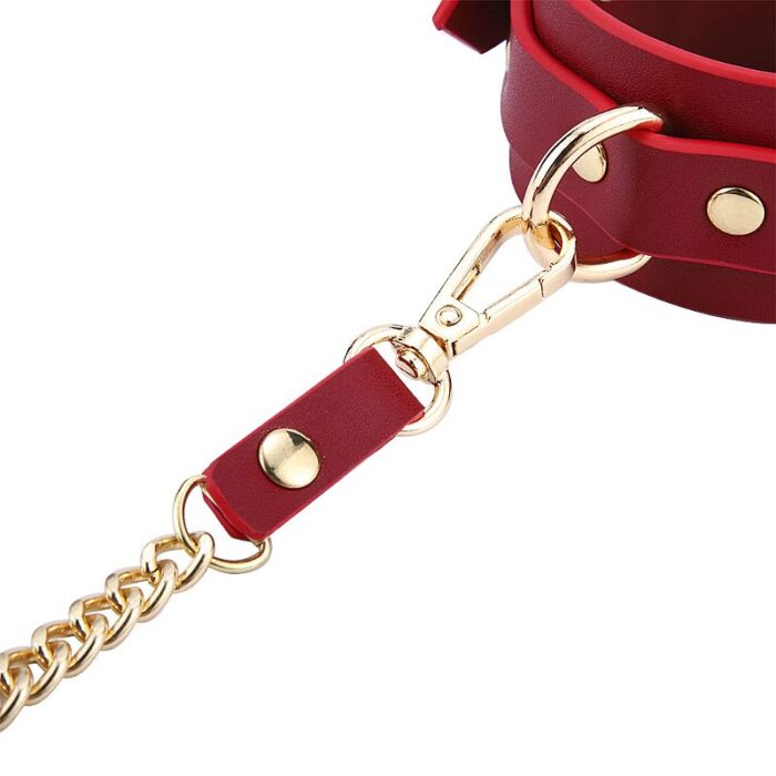 kit Thierry Bolsa de Bondage com algemas e coleira com corrente na cor vinho - Imagem 6
