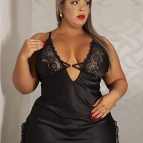 Camisola plus size sexy preta com detalhe em fita de cetim