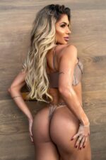 Biquini cropped marrom em cirre com tiras e argolas - Imagem 2