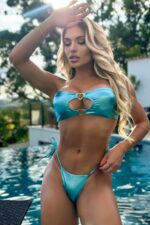 Biquini azul estilo top com detalhe em coração - Imagem 3