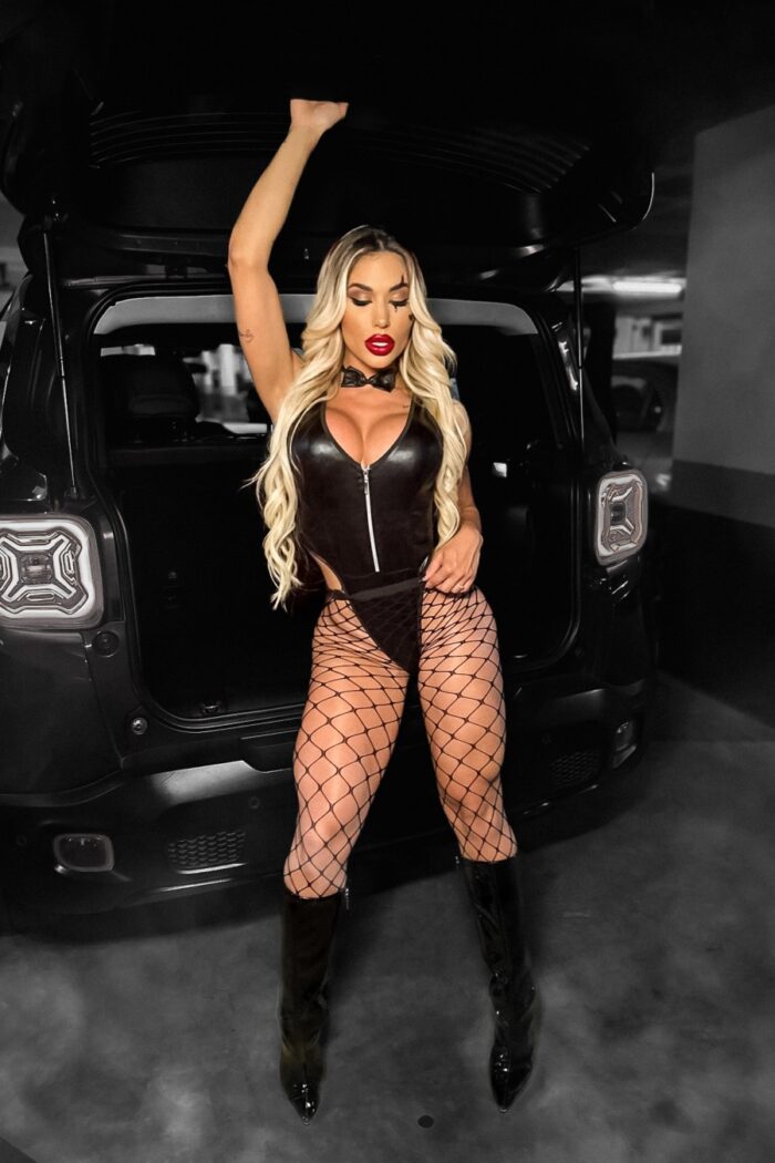 Fantasia erótica coelhinha tesão body em vinil com ziper e tiara - Imagem 2