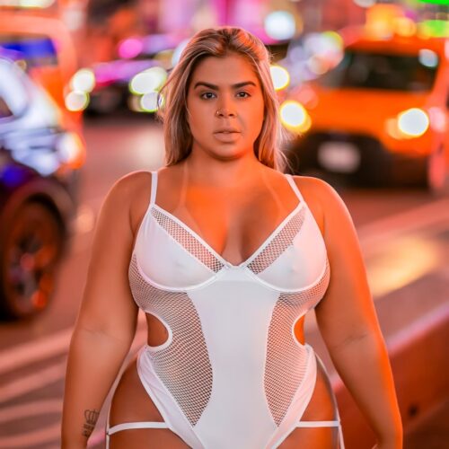 Body sexy plus size sem bojo branco com detalhe em perolas