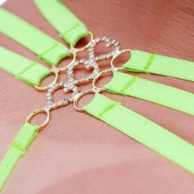 Calcinha Amarelo neon strass 3 alças coração