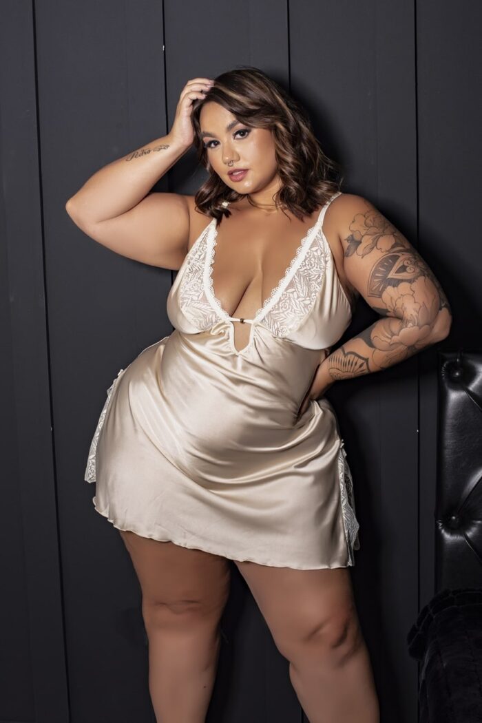 Camisola plus size sexy com detalhe em fita de cetim Perola - Imagem 3