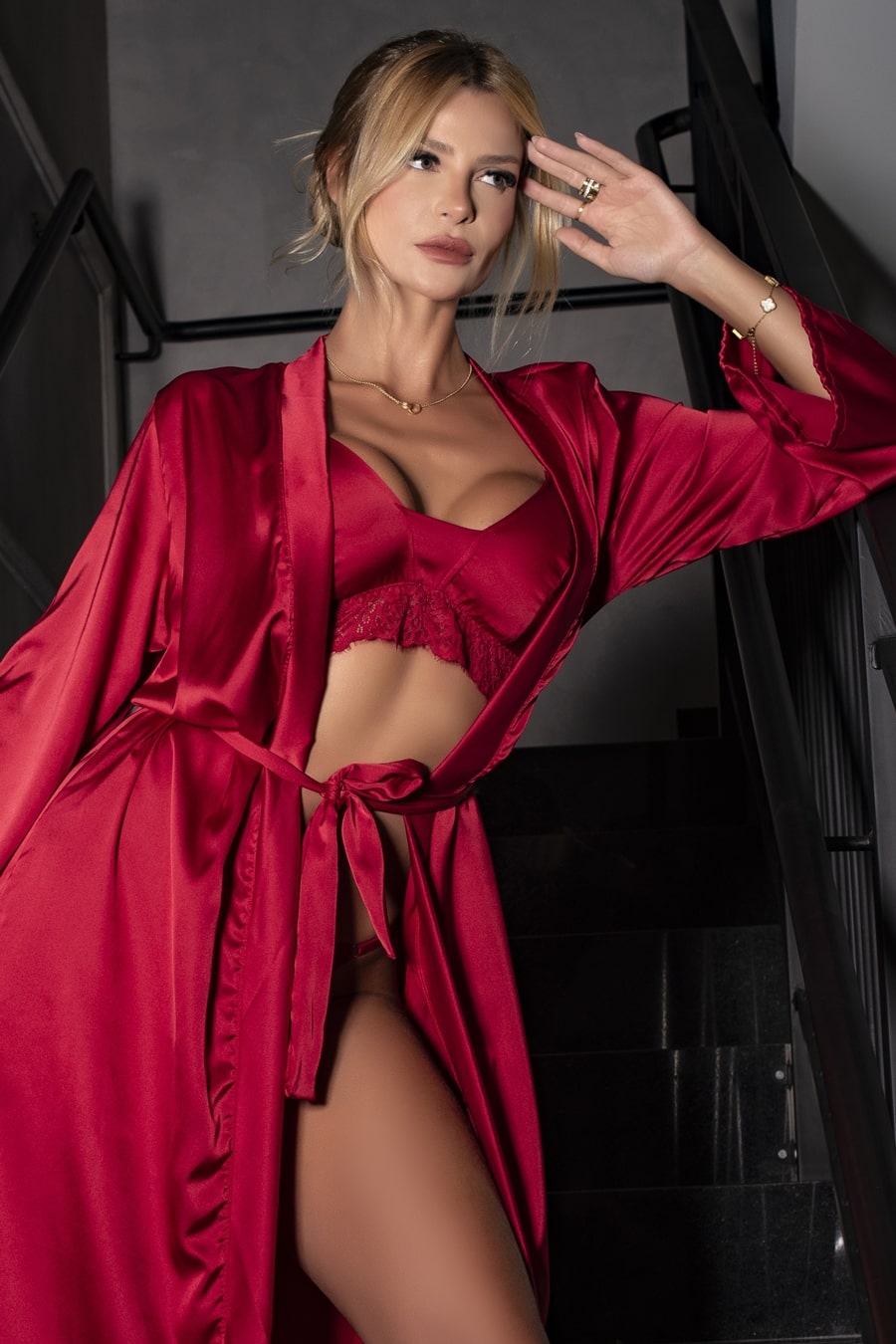 Conjunto vermelho delicado e elegante com calcinha fio em renda - Imagem 4