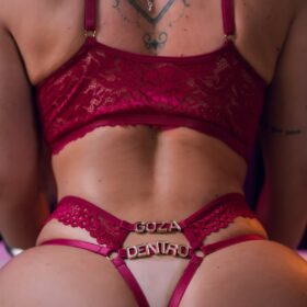 Conjunto sexy desejo goza dentro cropped em renda sem bojo