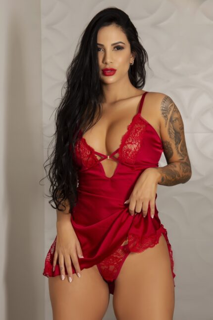 Camisola vermelha sexy com detalhe em fita de cetim