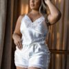 Conjunto Short doll plus size sem bojo em cetim poá com detalhes em renda