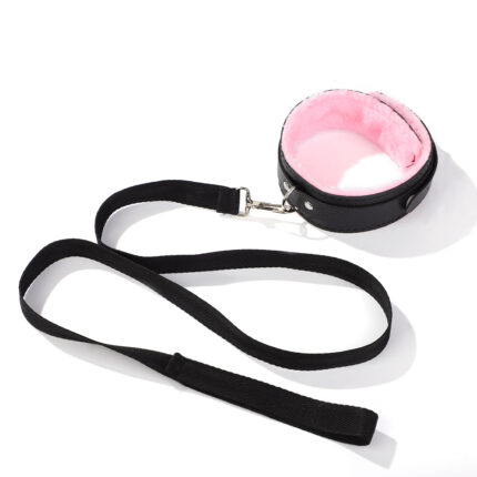 Coleira Bondage em Couro e Guia