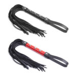 Chicote de Couro Preto com Rebites Metálicos e Design Clássico