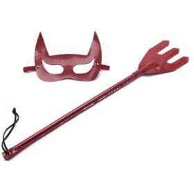 Kit Diabinha chibata com formato de tridente e uma máscara